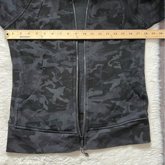 Lululemon Scuba Hoodie *Light
Cotton Fleece Incognito Camo Multi Grey - Picture 5 of 12